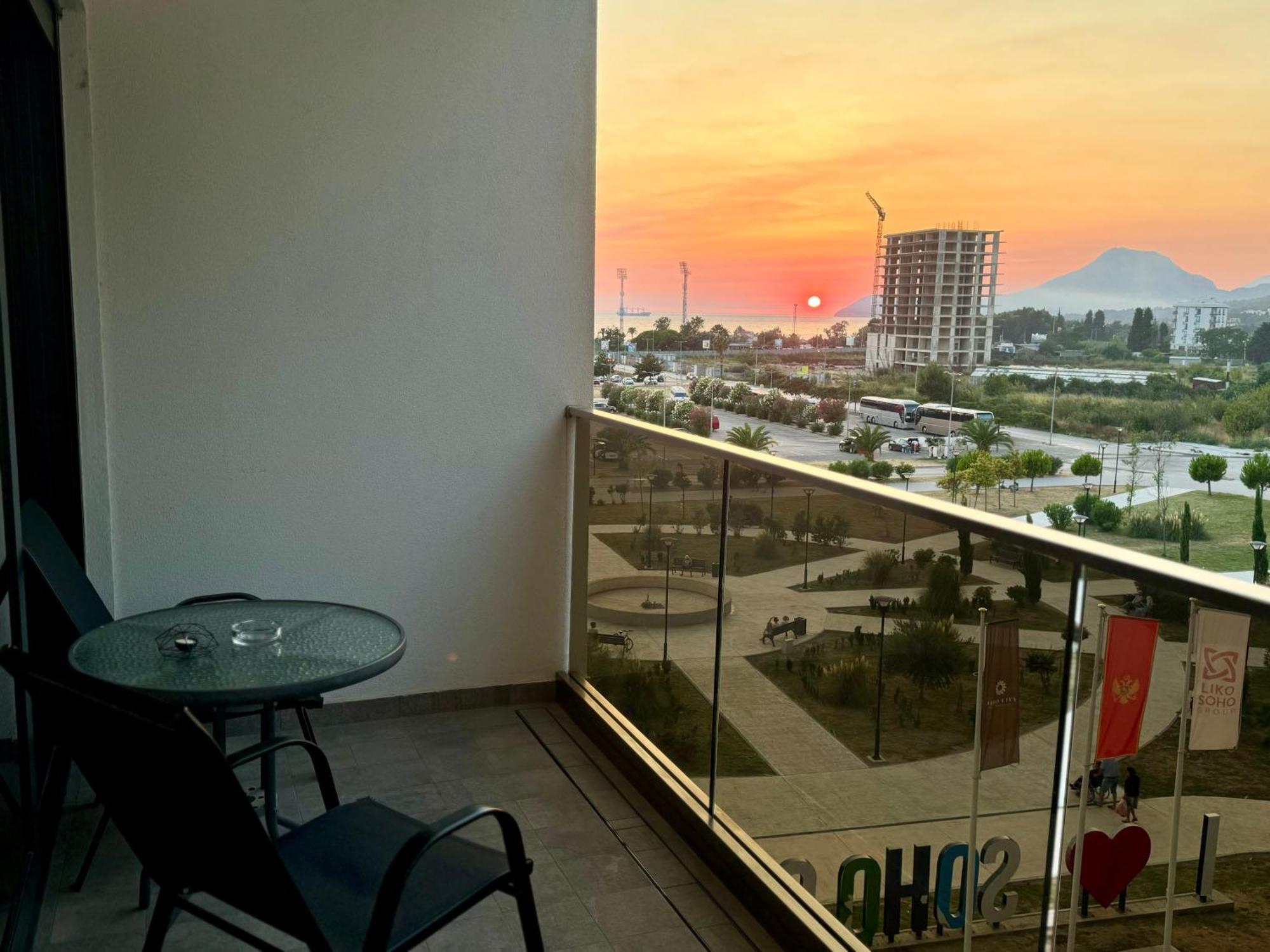 Suncoast Suites 巴尔 外观 照片